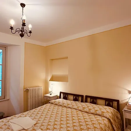 Corti Lakeview Bed & Breakfast Como