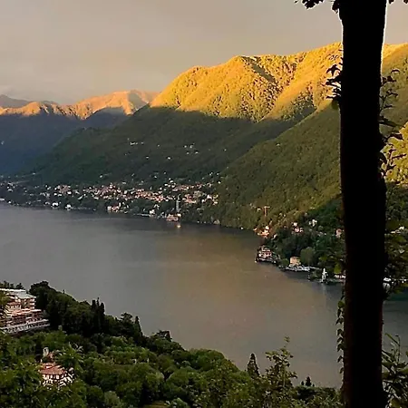 Corti Lakeview Bed & Breakfast *