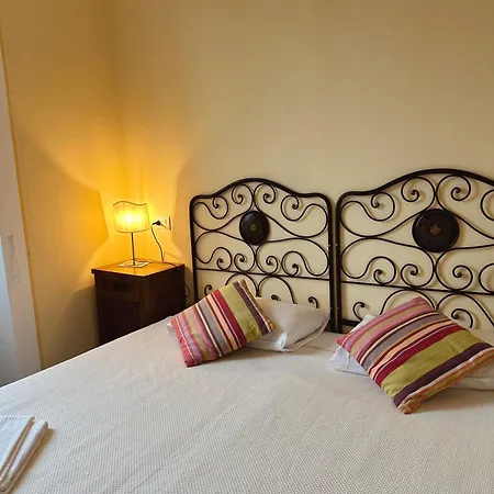 Corti Lakeview Bed & Breakfast