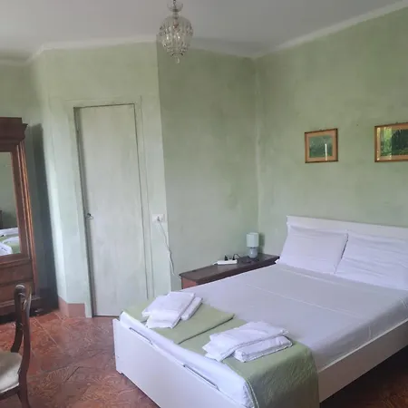 Corti Lakeview Bed & Breakfast Como