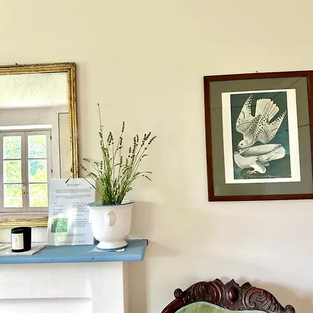 Corti Lakeview Bed & Breakfast